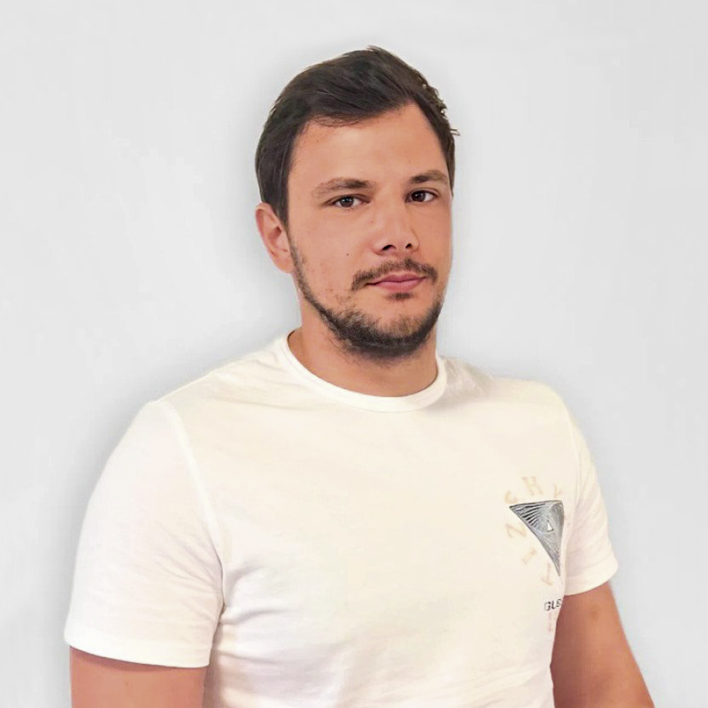 Сотрудник: Бузуев Даниил